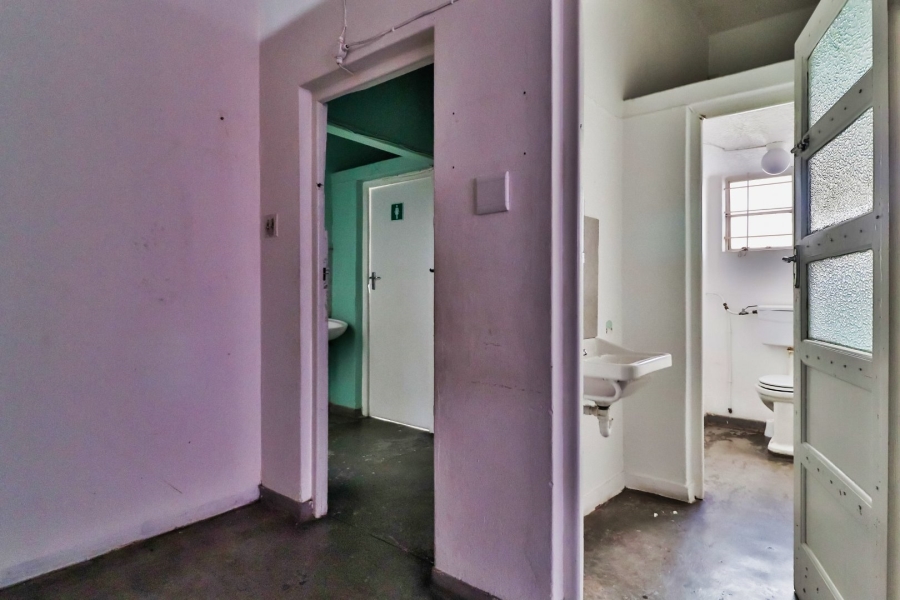 To Let  Bedroom Property for Rent in Woodstock Western Cape